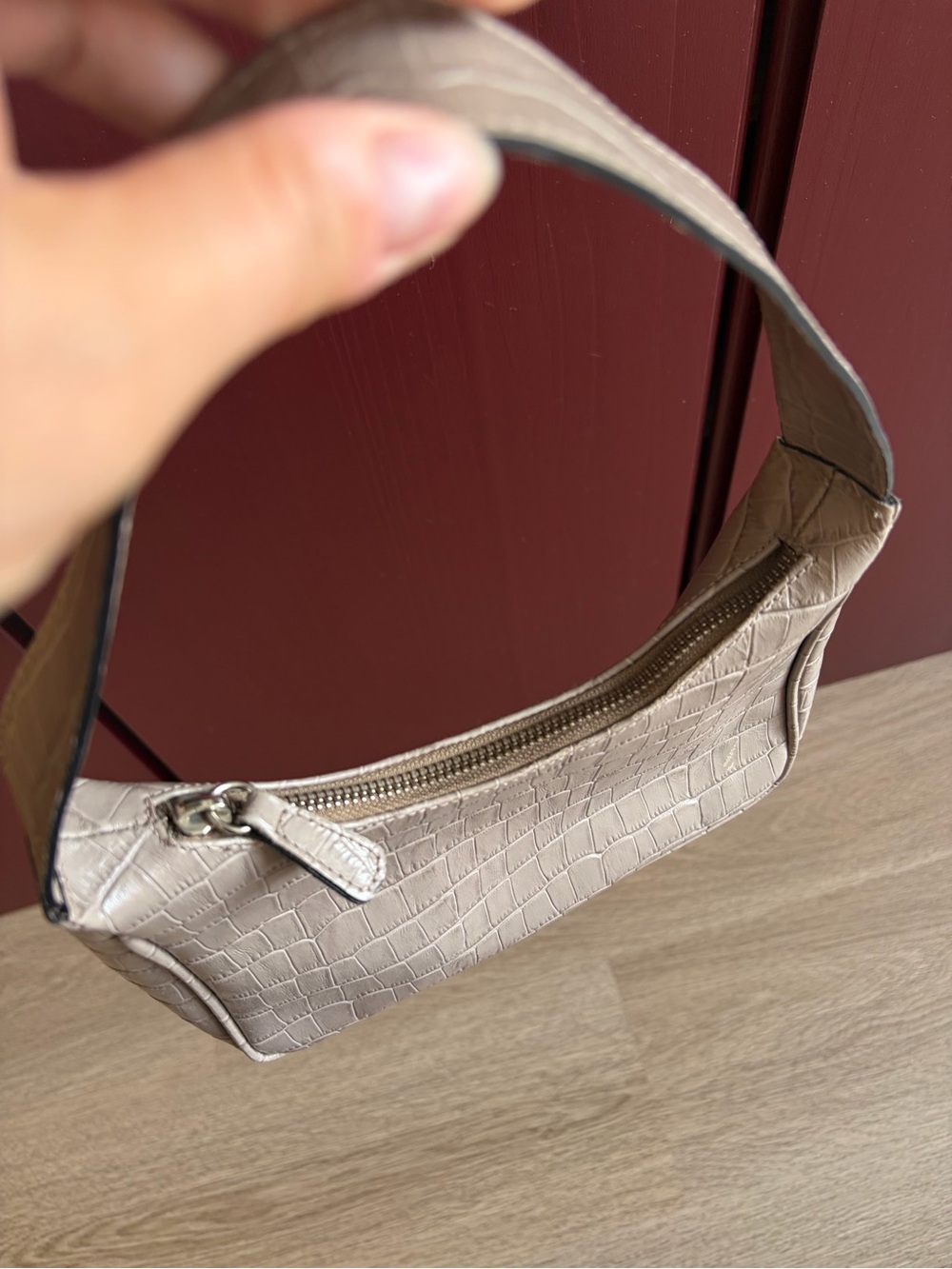 L’Intervalle Croc-Embossed Shoulder Bag - Picture 2 of 4